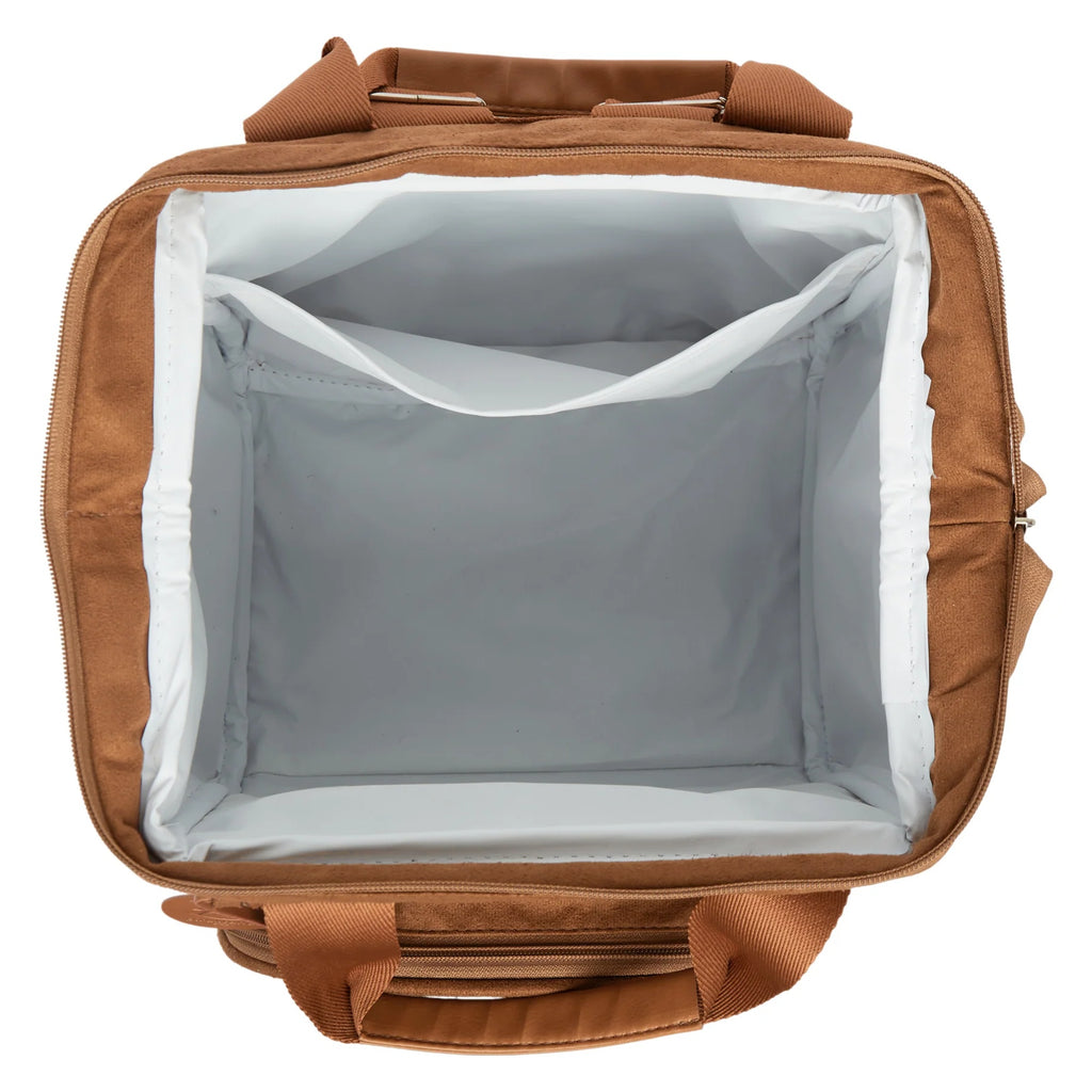 Interior da Mochila Maternidade Grande com Bolso Térmico Carrossel Marrom com ampla abertura e forro impermeável