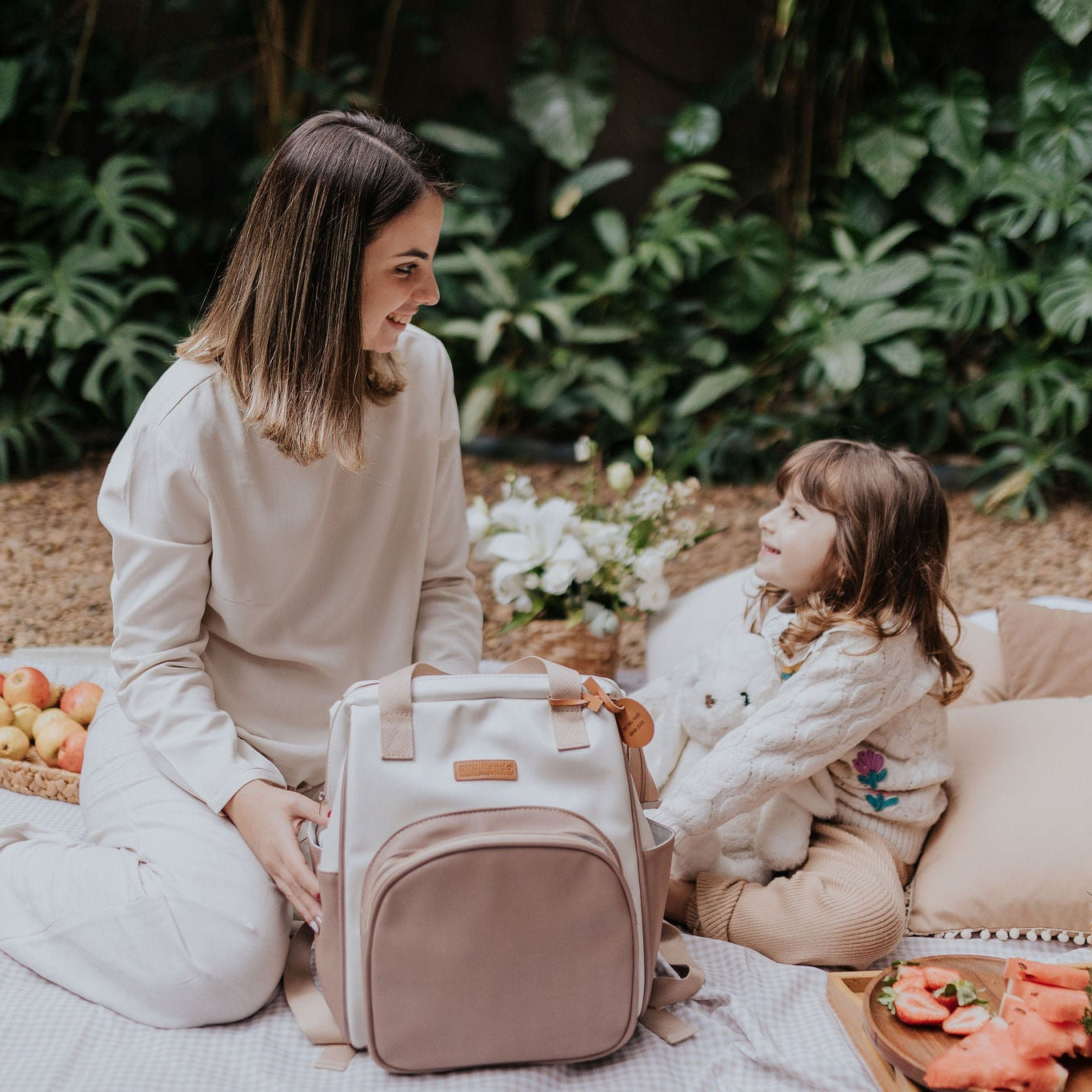 Mochila Maternidade Média Petit Caramelo com Bolso Frontal Térmico