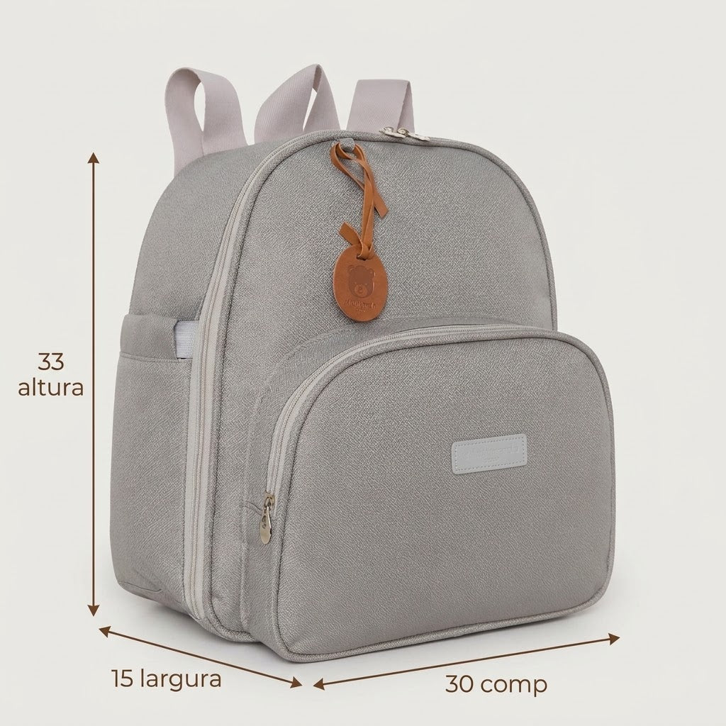 Medidas da Mochila Maternidade de Passeio com Bolso Térmico Essência Cinza: 33 cm de altura, 15 cm de largura e 30 cm de comprimento