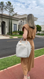 Mochila Maternidade Média Nuvem de Algodão Cinza com Bolso Frontal Térmico