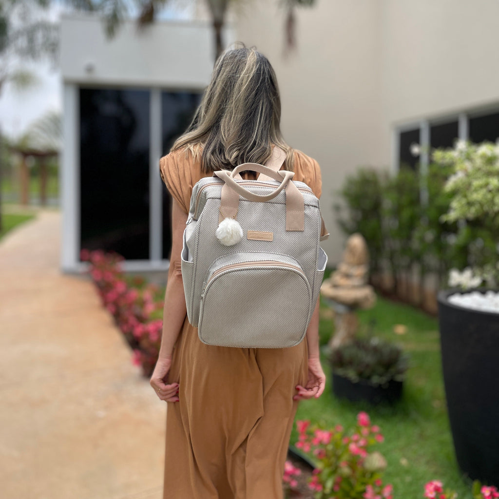 Mochila Maternidade Média Nuvem de Algodão Cinza com Bolso Frontal Térmico
