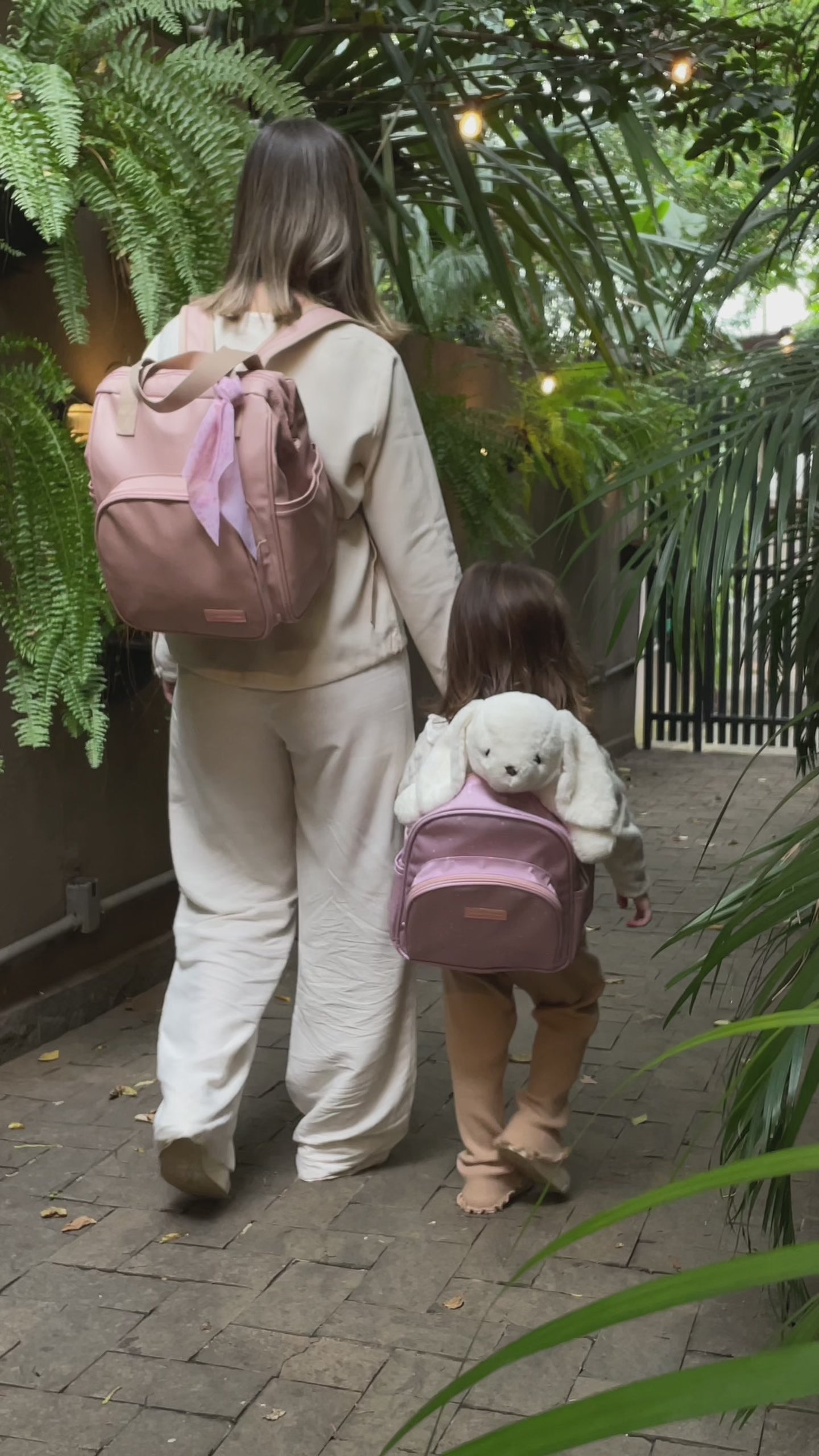 Mochila Maternidade Média com Bolso Frontal Térmico Encanto Rosê